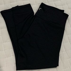 Black Paisley Capri Leggings